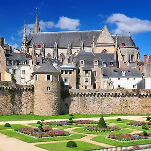 moitel-vannes-joli-t2-residence-proche-port.inbrittany.com/